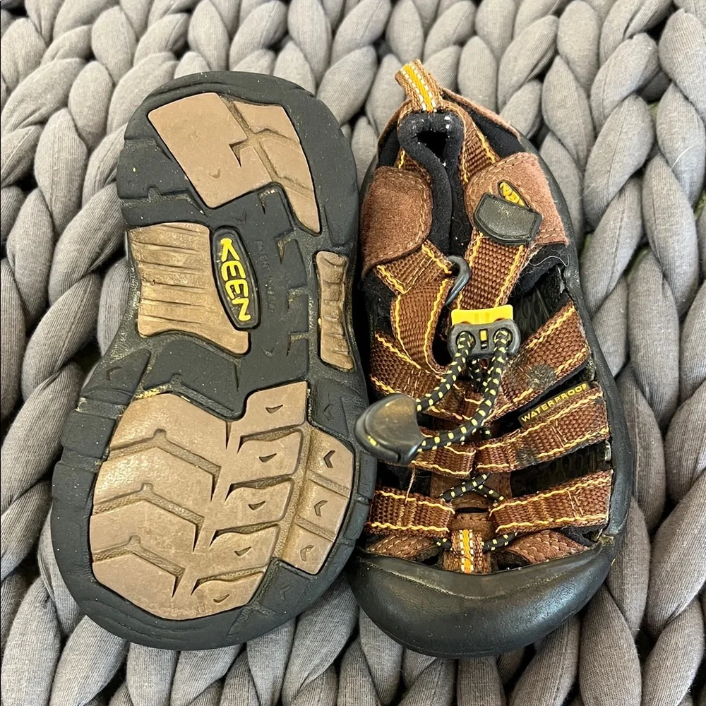 Keen Brown and Black Kids Sandals